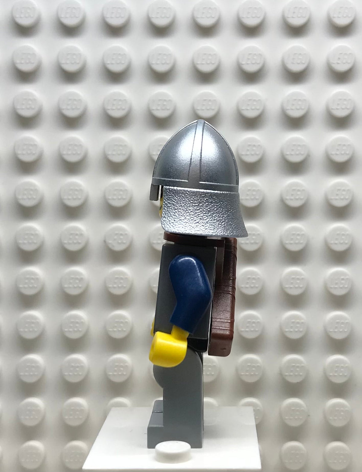Fantasy Era, Crown Knight Scale Mail with Chest Strap, Helmet with Neck Protector, Dual Sided Head, Quiver, cas383