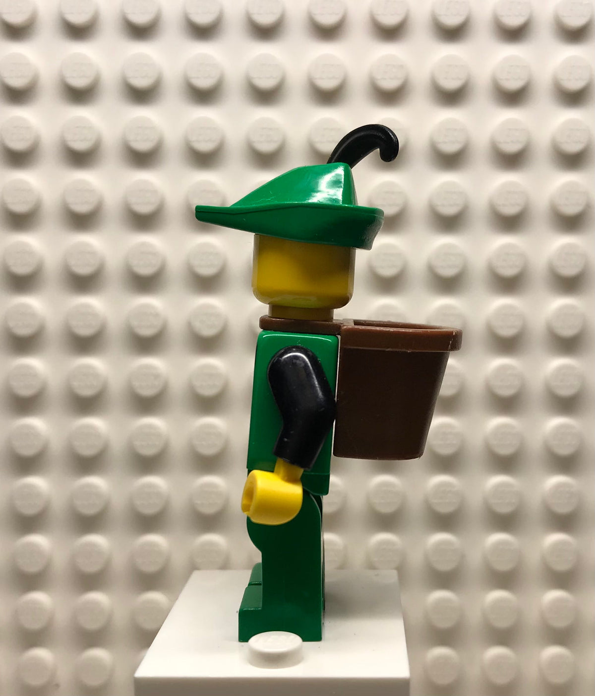Forestman, Black, Green Hat, Black Feather, D-Basket, cas131a