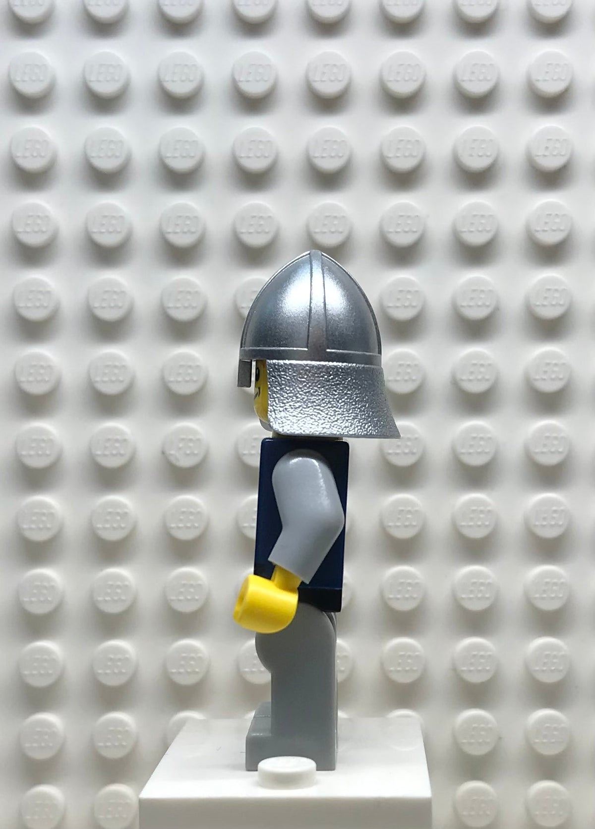 Fantasy Era, Crown Knight Scale Mail with Crown, Helmet with Neck Protector, Crooked Smile, cas382