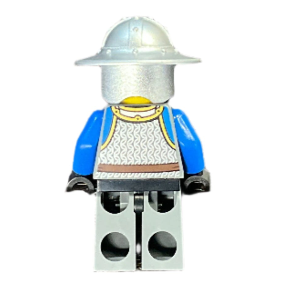 Castle - King's Knight Scale Mail, Crown Belt, Helmet with Broad Brim, Open Grin, cas517