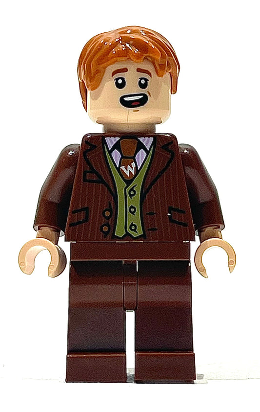 Fred Weasley - Reddish Brown Suit, Dark Orange Tie, Grin / Smiling, hp433
