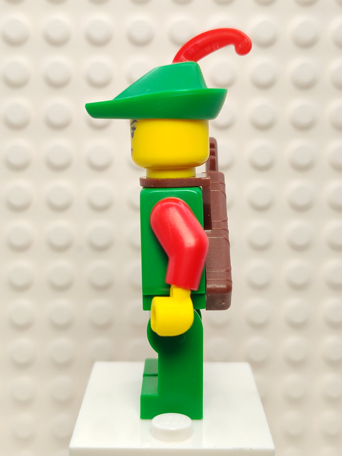 Forestwoman - Red, Green Hat, cas572