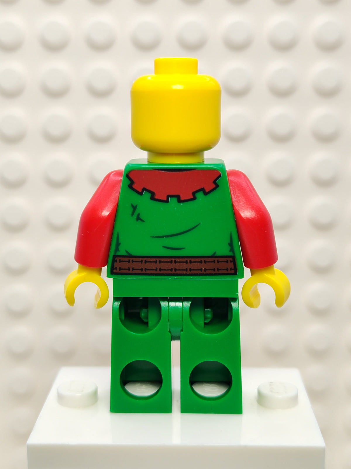 Forestwoman - Red, Green Hat, cas572