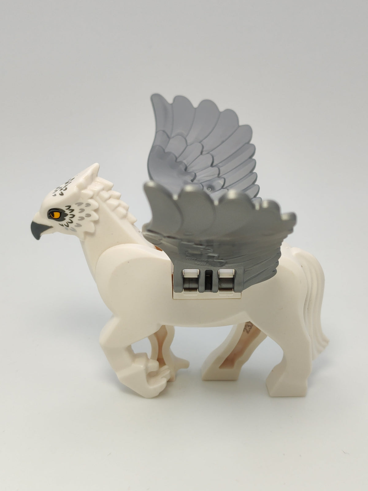 Hippogriff with Flat Silver Wings (HP Buckbeak), buckbeakc03