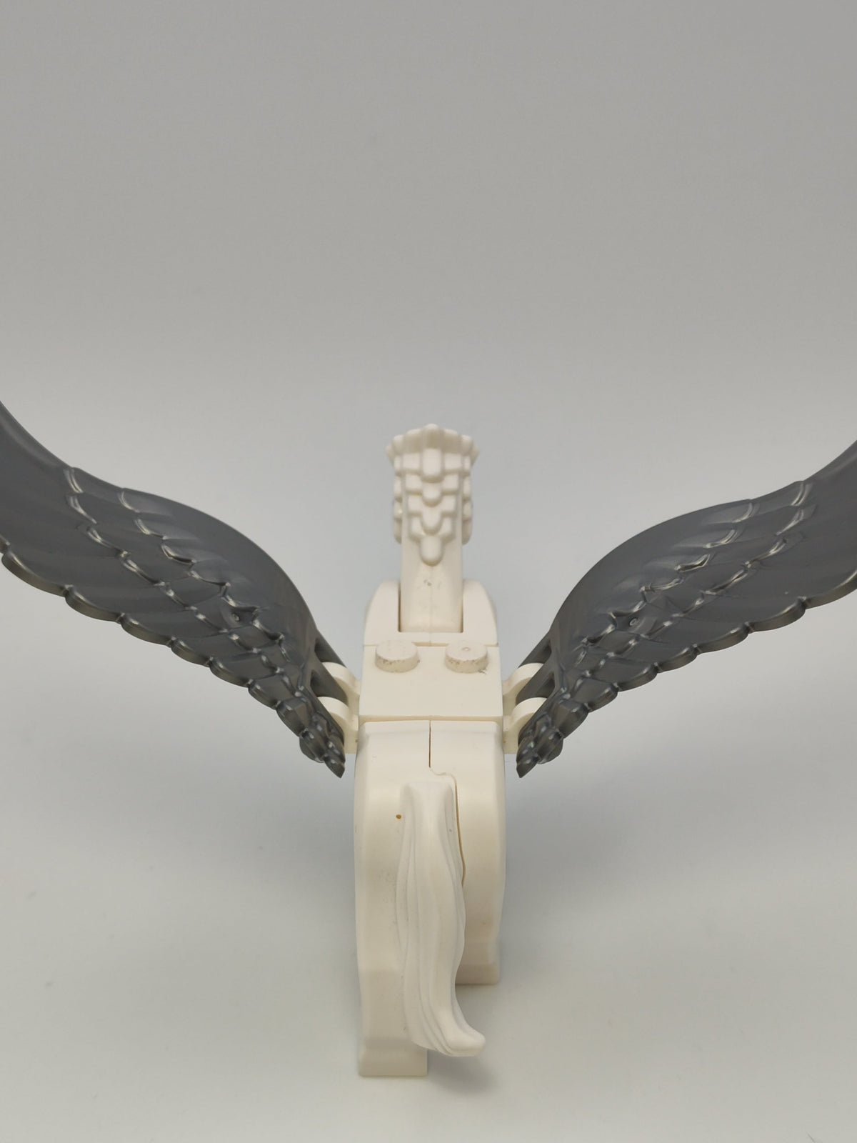 Hippogriff with Flat Silver Wings (HP Buckbeak), buckbeakc03