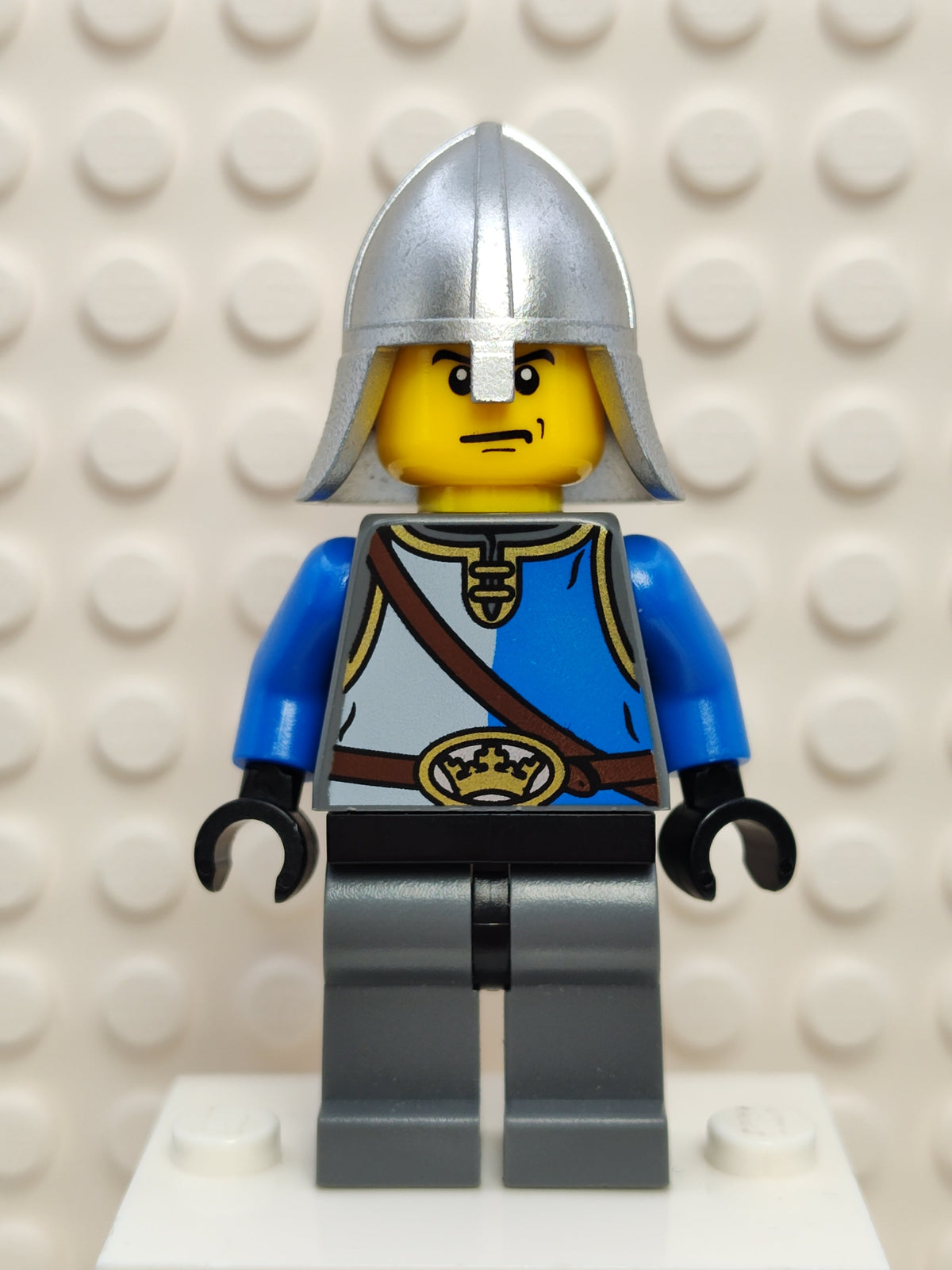 King's Knight Blue and White, cas521