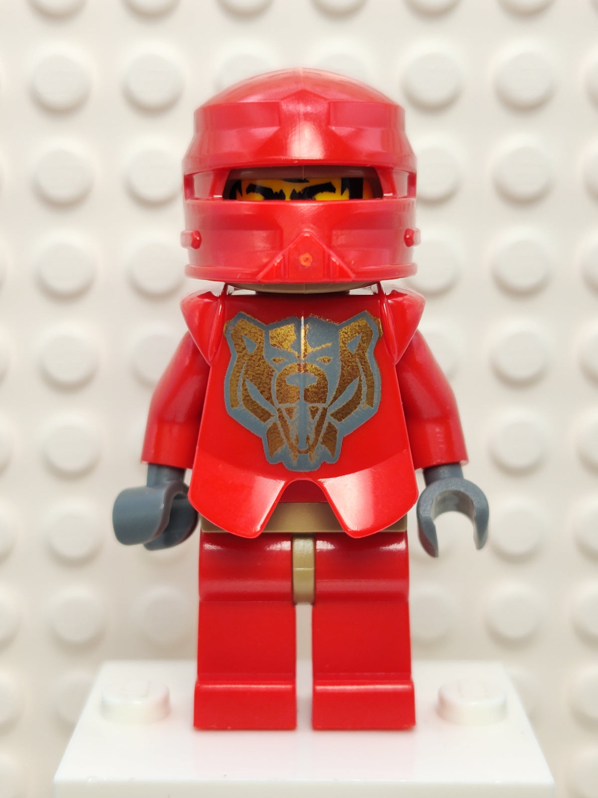 Santis with Gold Pattern Armor, cas267a
