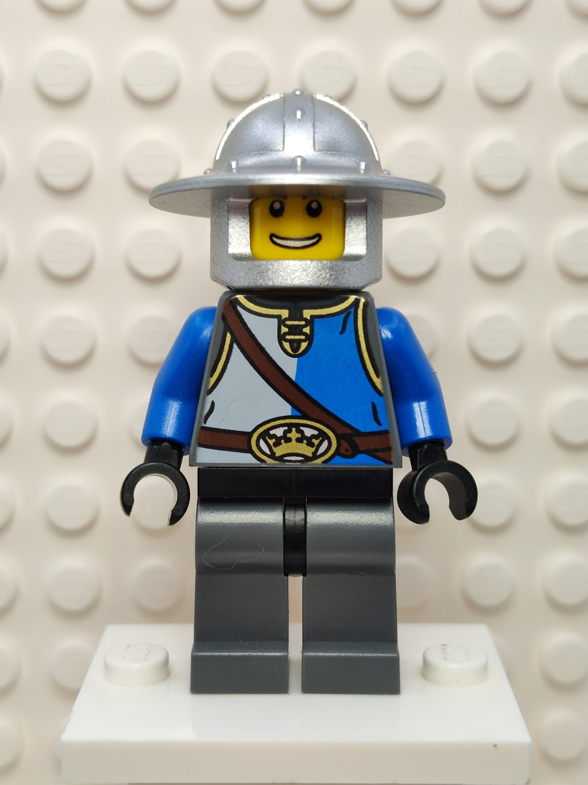 King's Knight Blue and White, cas526
