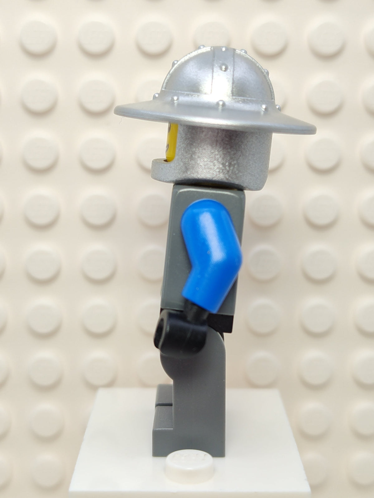 King's Knight Blue and White, cas526