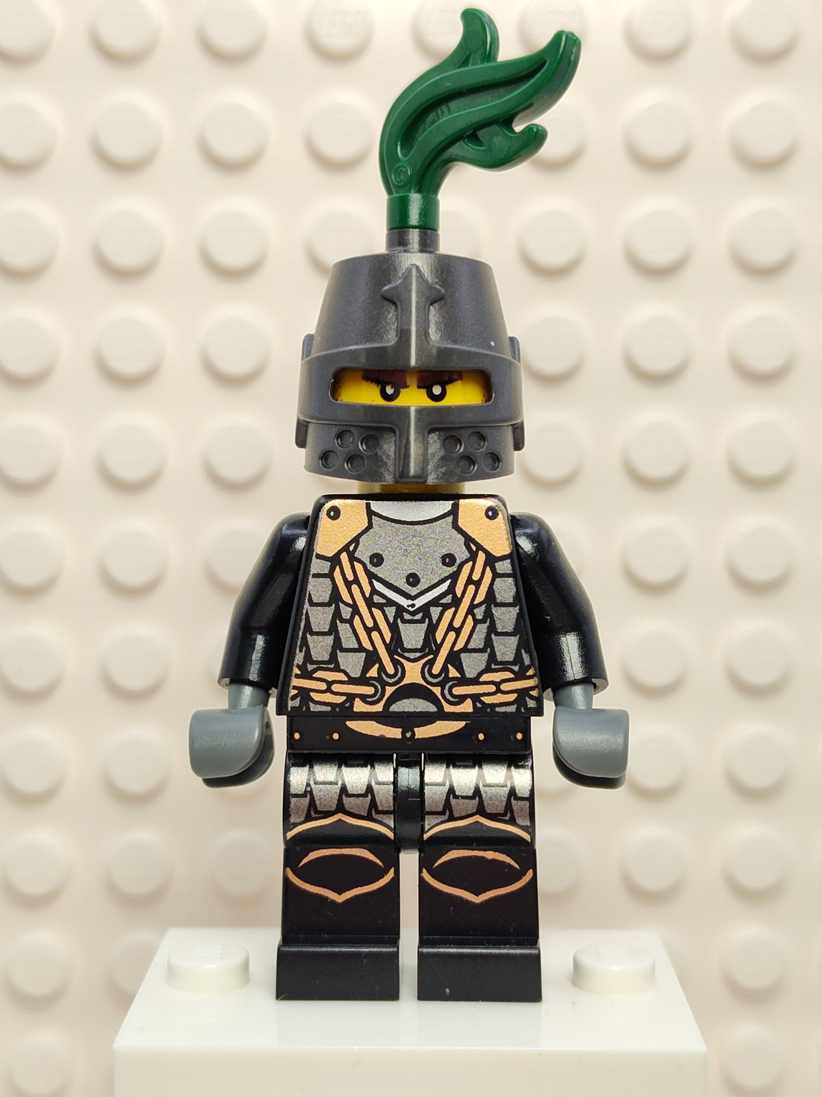 Dragon Knight Scale Mail with Chains, cas453