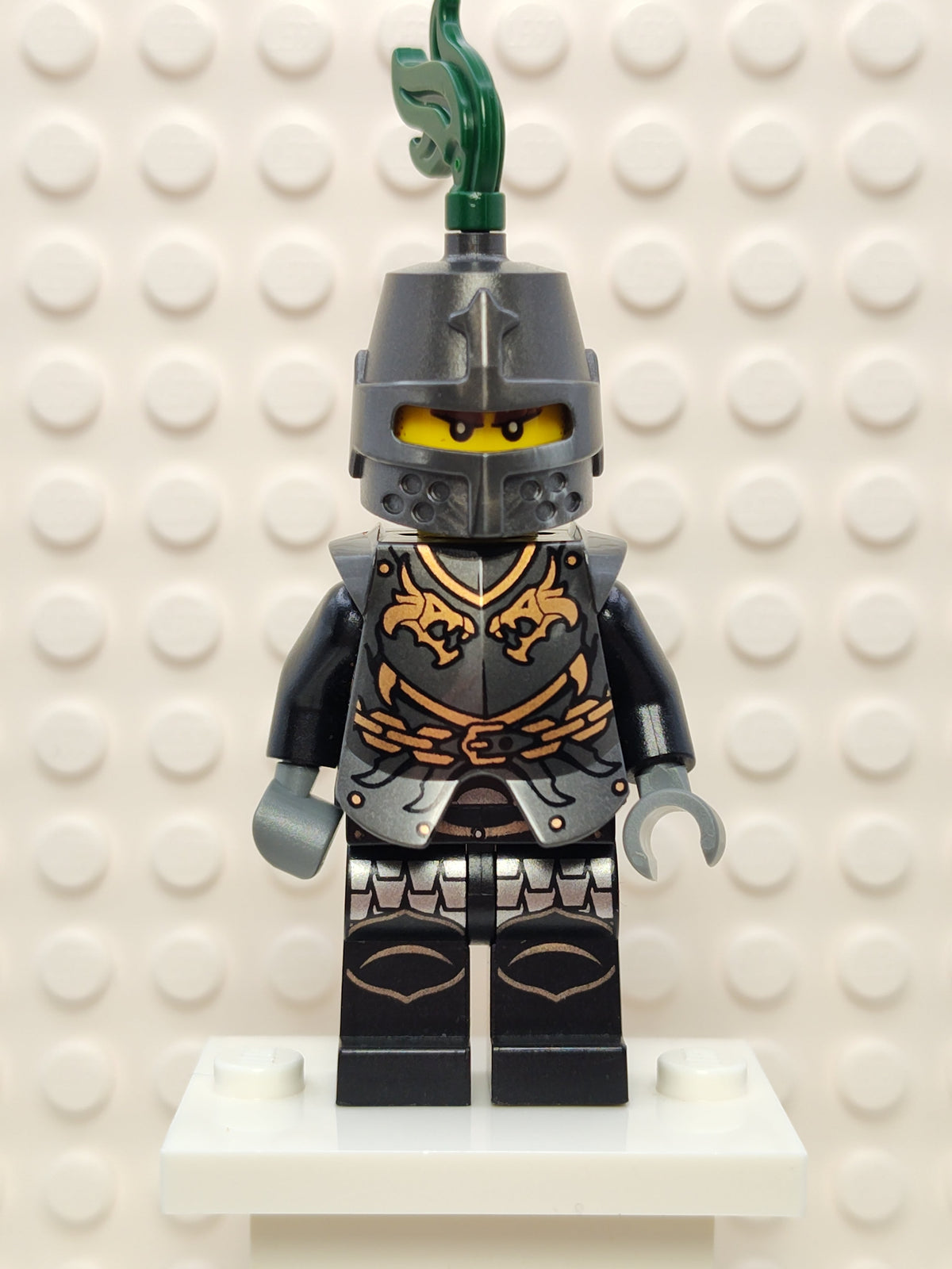 Dragon Knight Armor with Chain, cas462