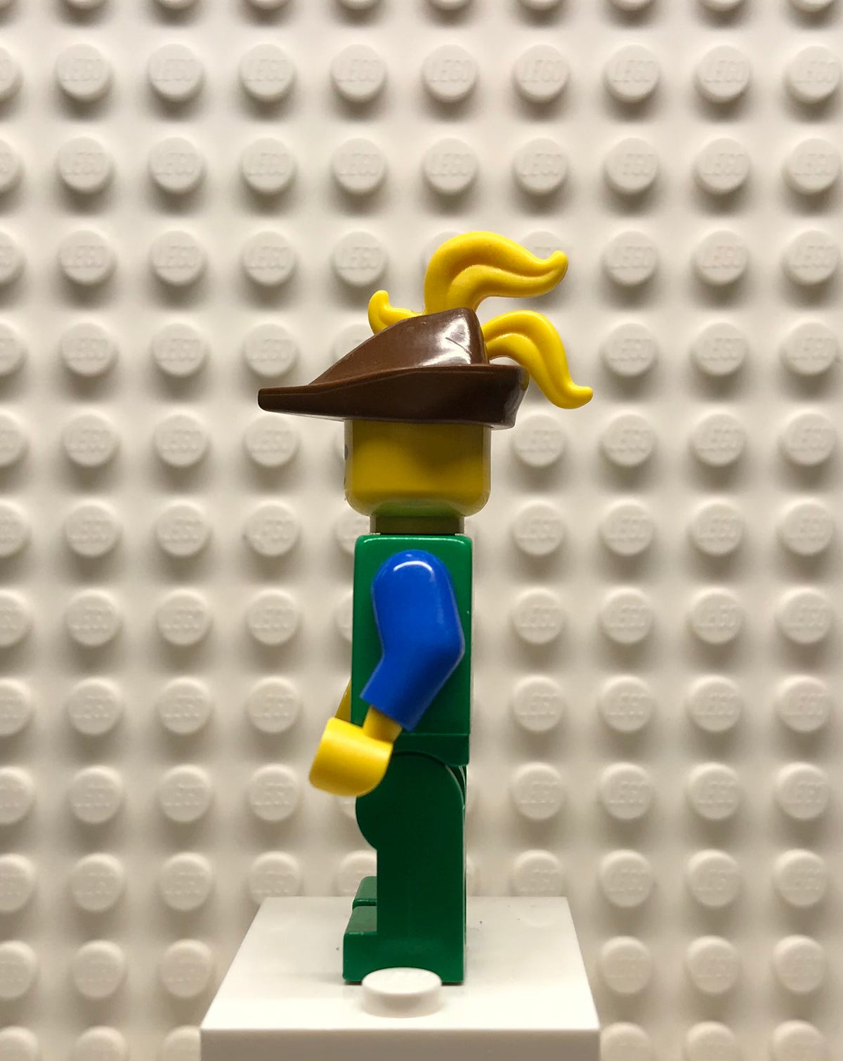 Forestman, Blue, Brown Hat, Yellow 3-Feather Plume, cas136