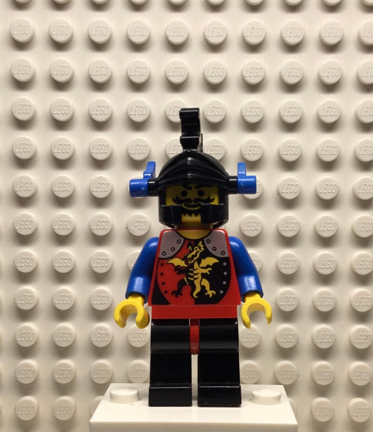 Dragon Knights, Knight 2, Black Legs with Red Hips, Black Dragon Helmet, Blue Plumes, cas015