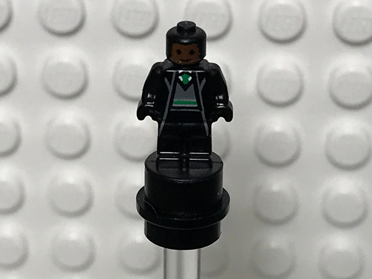 Slytherin Student Statuette/Trophy #2, hpb037