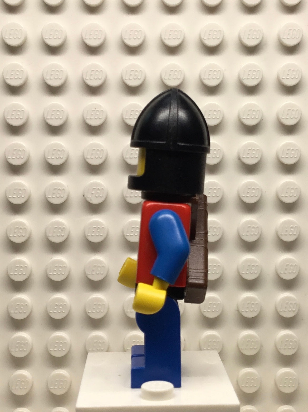 Crusader-Axe, Blue Legs with Black Hips, Black Chin-Guard, Quiver, cas288