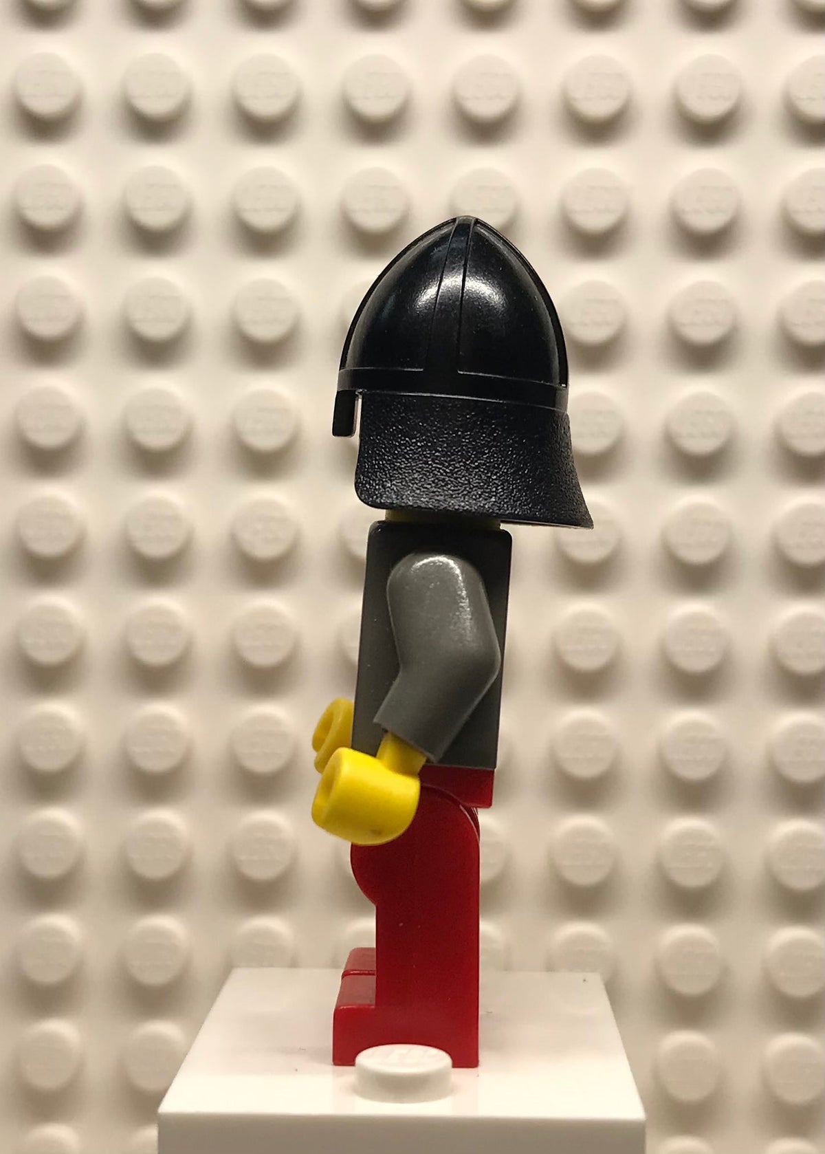 Fright Knights, Knight 3, Red Legs, Black Neck-Protector, cas030