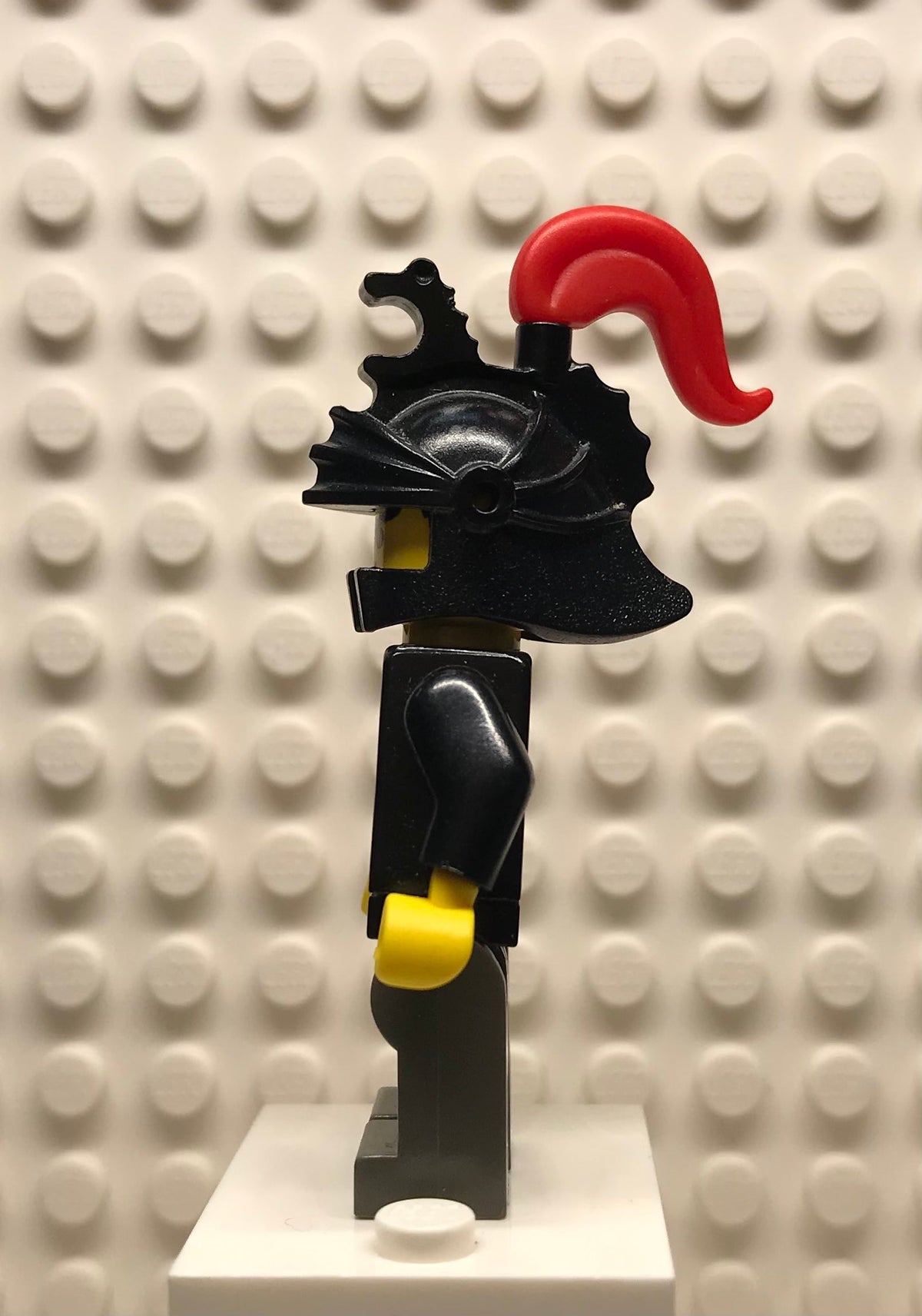 Fright Knights, Knight 1, Black Dragon Helmet, Red Plume, cas243