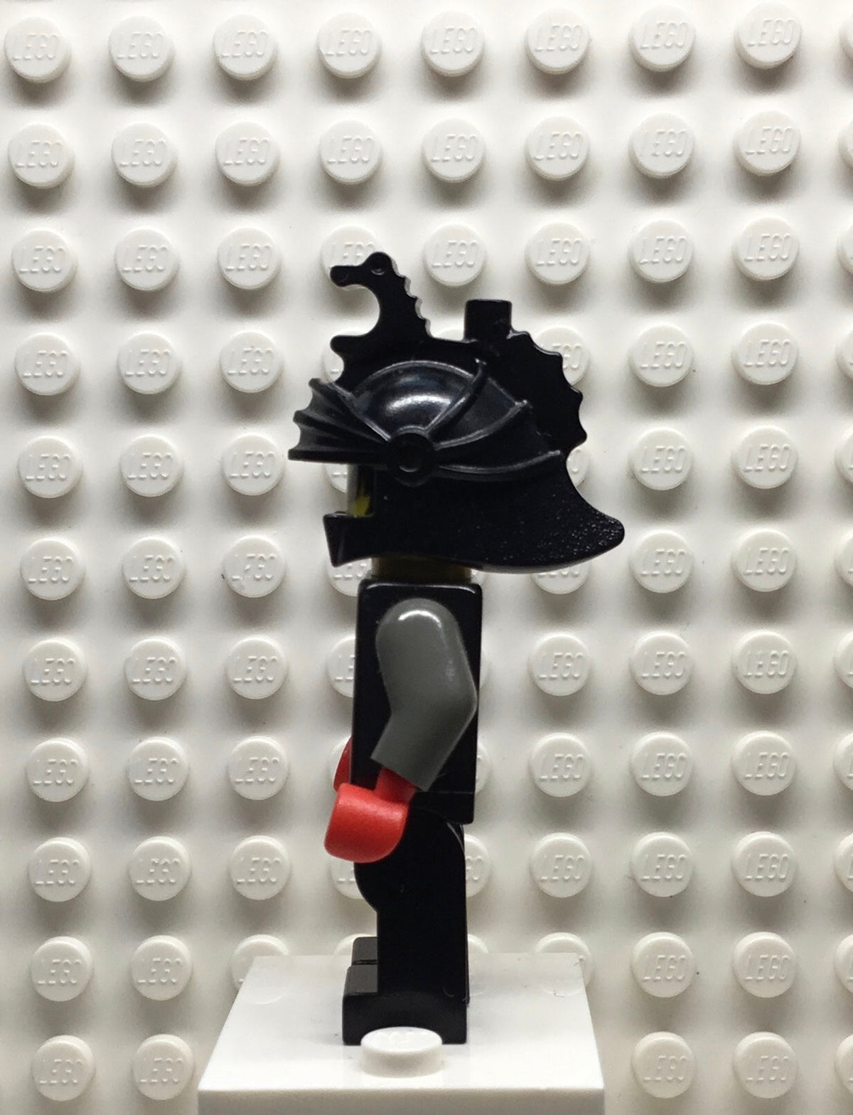 Knights Kingdom I, Cedric the Bull, Black Dragon Helmet, cas248