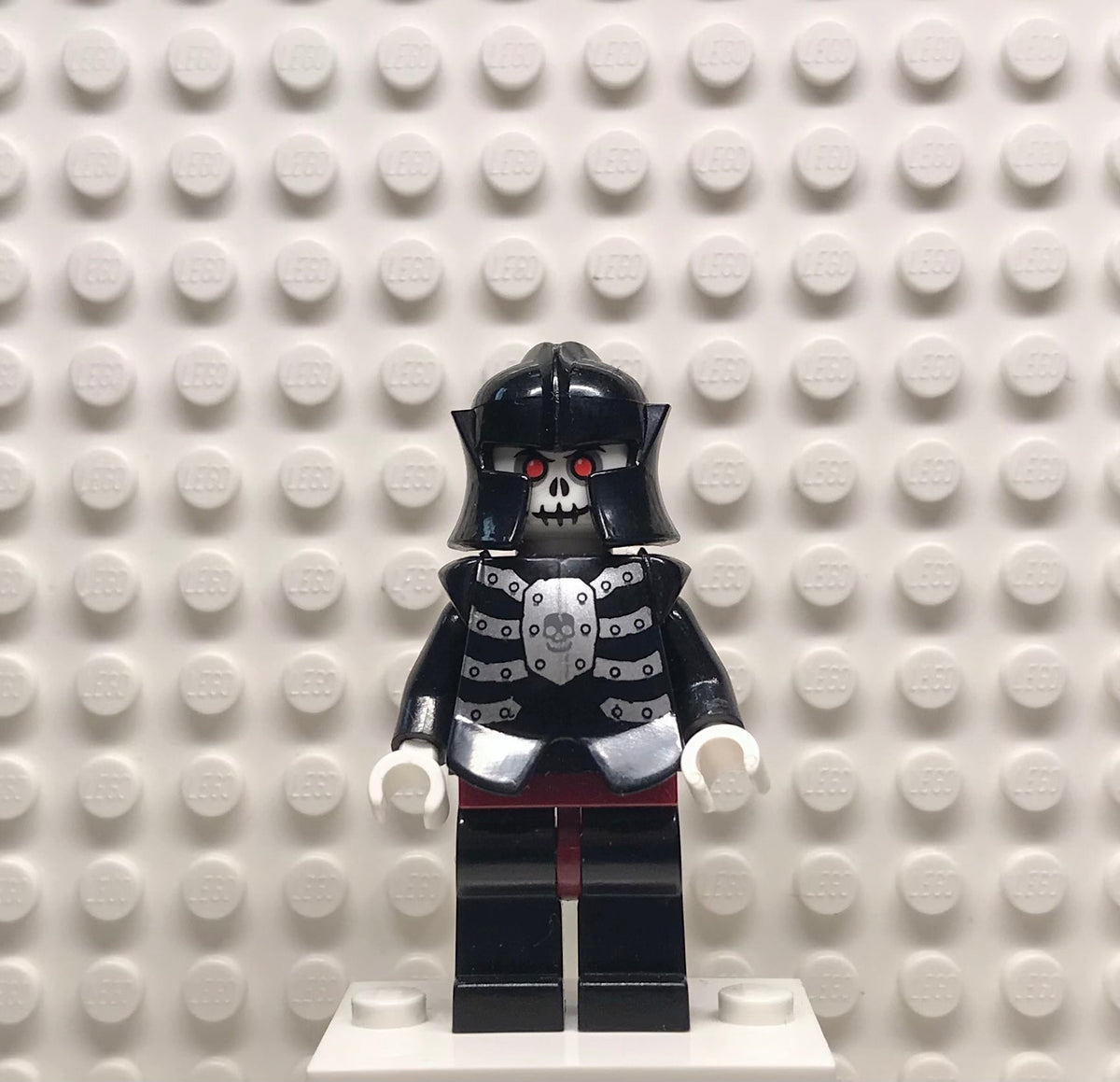 Fantasy Era, Skeleton Warrior 4, White, Black Breastplate and Helmet, Dark Red Hips and Black Legs, cas330