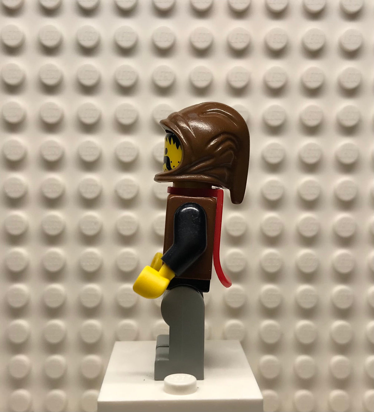 Wolfpack, Moustache, Black Arms and Light Gray legs, Brown Hood and Red Cape, cas252