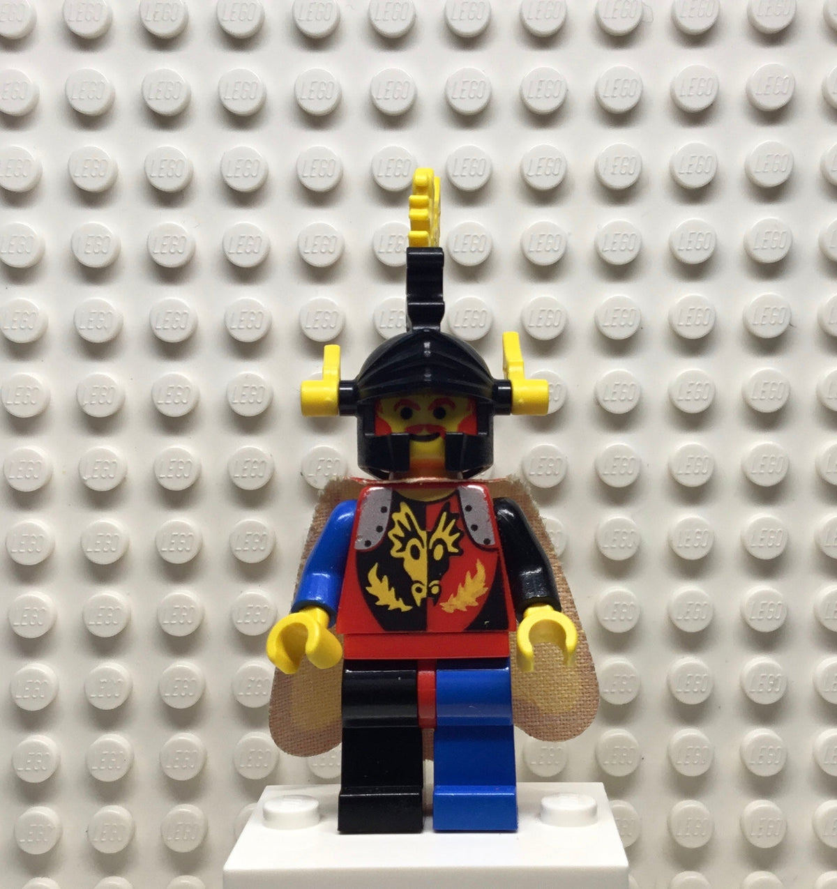 Dragon Knights, Dragon Master, Yellow Plumes, Dragon Cape, cas001